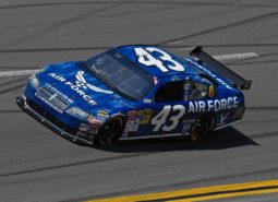 auto-racing-583619_1920